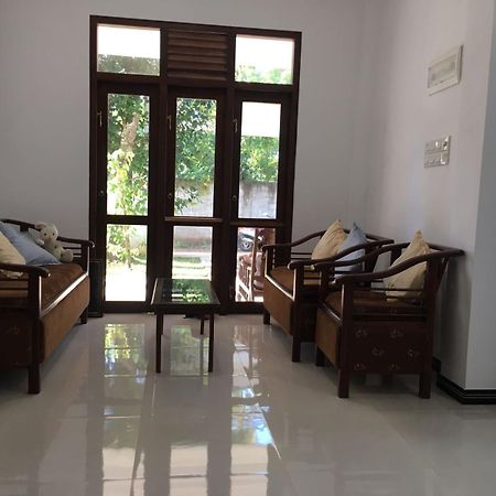 Bosadi Homestay Katunayaka Bagian luar foto