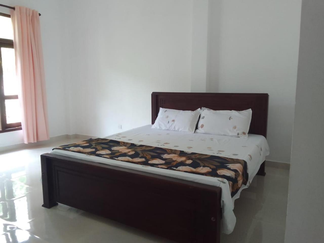 Bosadi Homestay Katunayaka Bagian luar foto