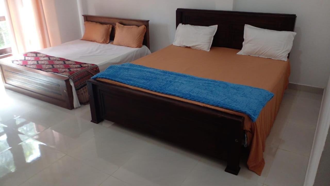 Bosadi Homestay Katunayaka Bagian luar foto