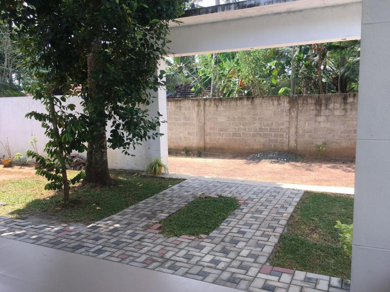 Bosadi Homestay Katunayaka Bagian luar foto