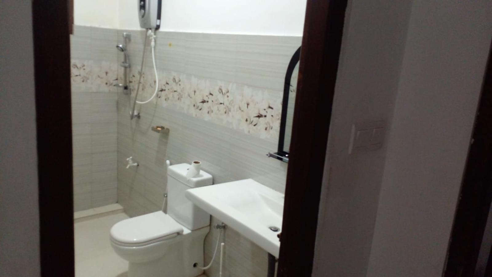 Bosadi Homestay Katunayaka Bagian luar foto